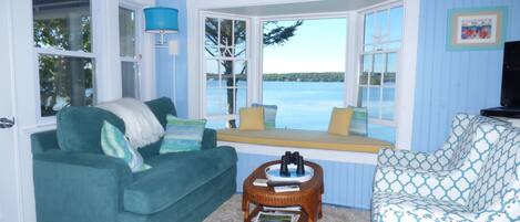 SeaGlass Cottage Main Living Area