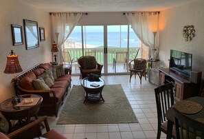 Living room has a 55" TV, cable, Wifi and stereo. Oh, and an amazing view!