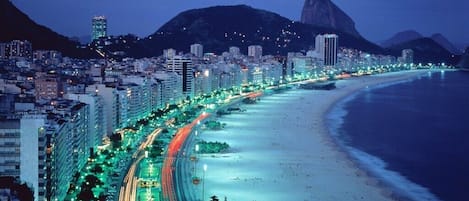 praia de Copacabana ao entardecer