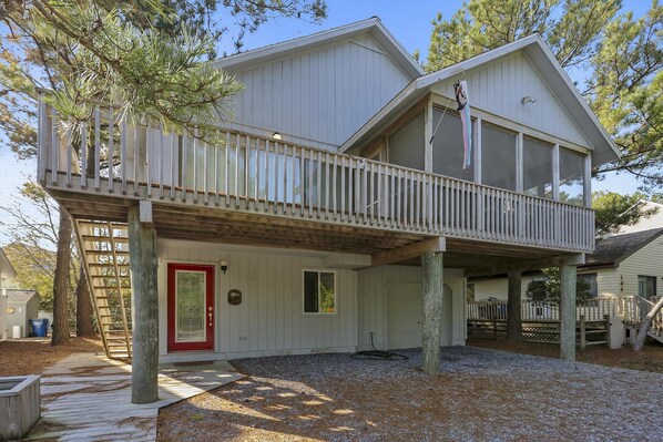 Exterior,Front Elevation,