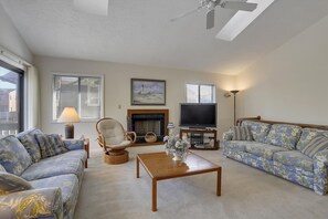 Main Level,Living Area,