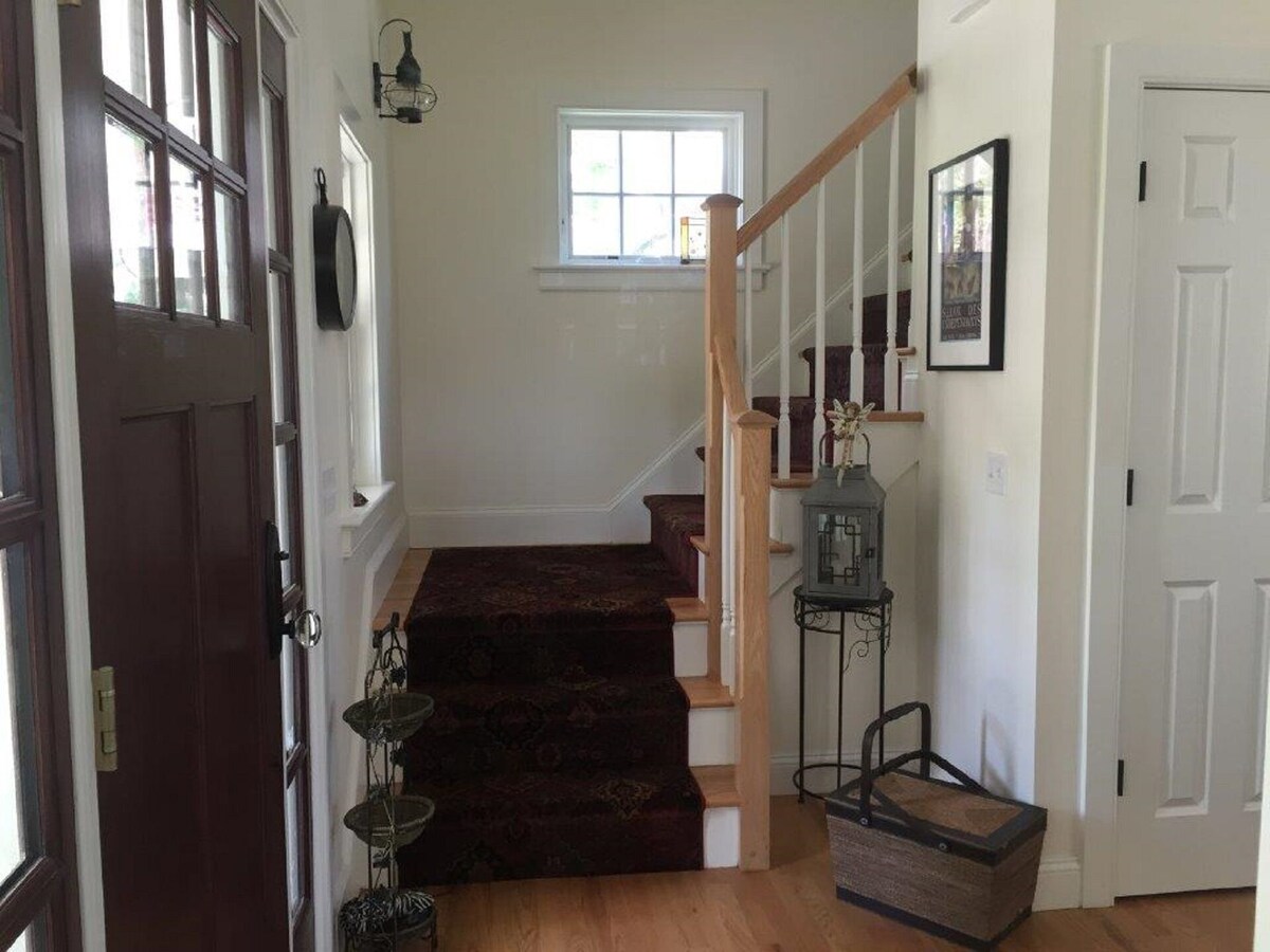 Great Location in Picture Perfect New England Village