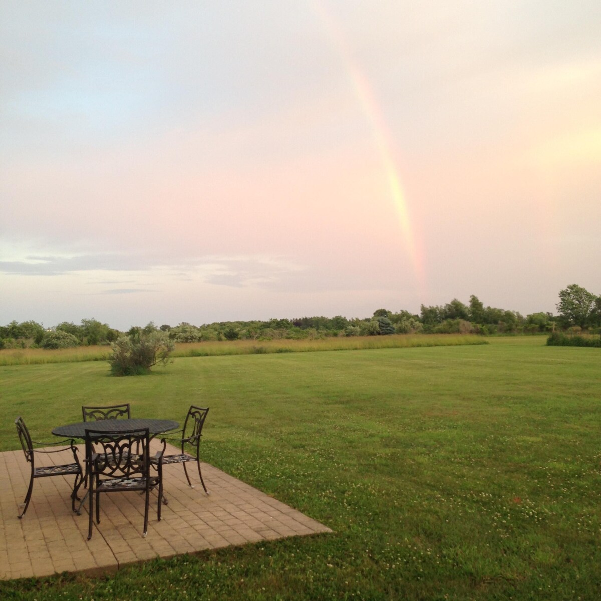 Charming Farmhouse on 3-acre property in tranquil Orient