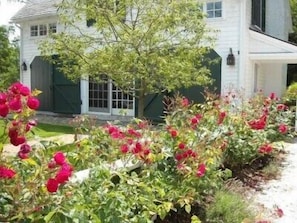 Courtyard and carriage house - Cape Cod Vacation