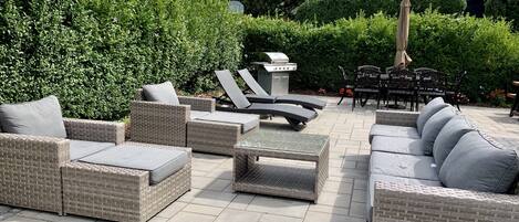 New patio and furniture - 1100 sq feet