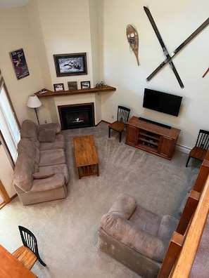 Family Room (viewed from loft)