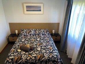 Bedroom1 has 1 queen size bed