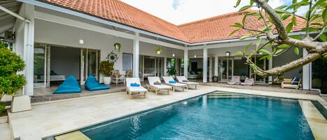 Amazing 3 BR Villa South Peninsula Bali