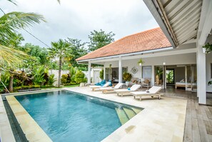 Amazing 3 BR Villa South Peninsula Bali