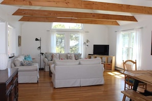 Open and bright living and dining area