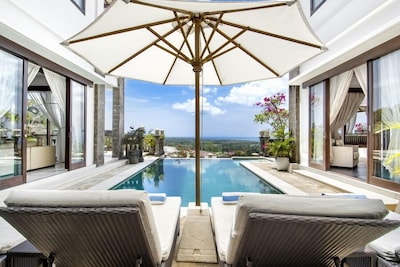 Villa Amanie - Modern Balinese Luxury with Spectacular Views