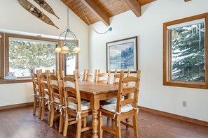 Dining for 8