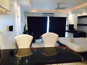 Honeys ViewTalay 6 Pattaya Beach Seaview