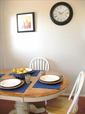 Upstairs kitchen eating area.