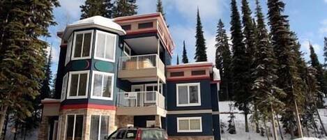 Deluxe Home Located Right on the Corner of Monashee and Silver Queen Road. 