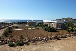 bottom  villa  near the ocean 