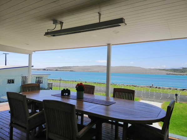 Dining & Entertaining Deck