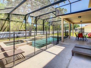 Pool side Lounge