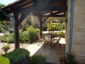 Courtyard patio on the south side of gîte
