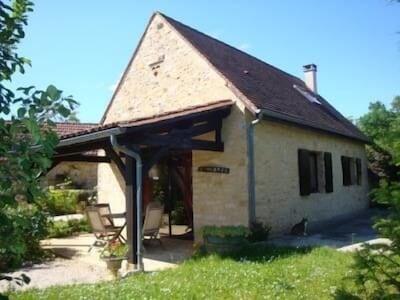 Romantic Stone Cottage at 2 km from celebrated Castles and the Dordogne River