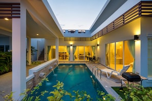 Comfy & Cozy Private Pool Villa (P25)