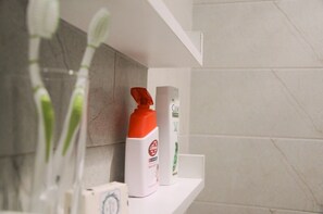 Bathroom amenities