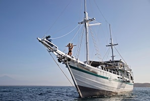 28 Meter Traditional Phinisi Boat