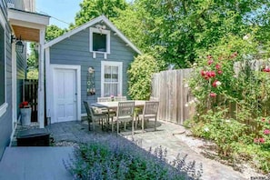 Wrap-around Patio with Outside Dining Table