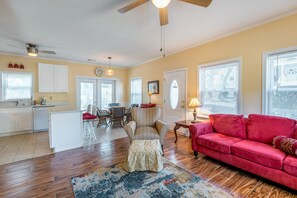 Open concept living, kitchen, and dining area