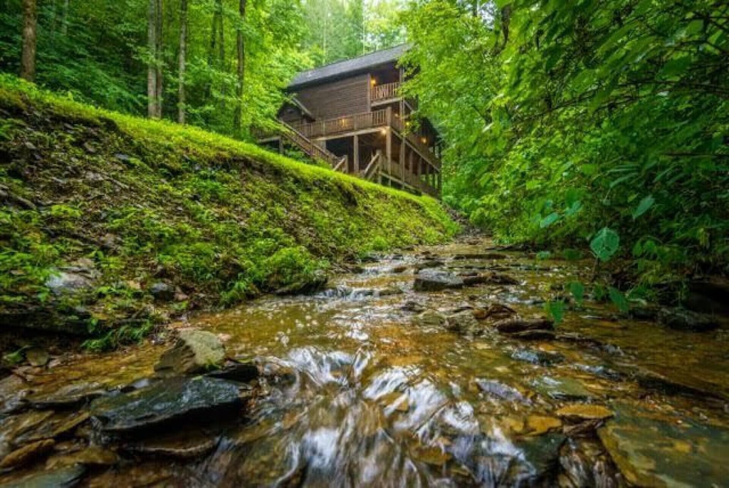 Private Creek Cabin Great Location Easy Access Wears Valley