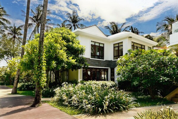 Heliconia Pool Villa