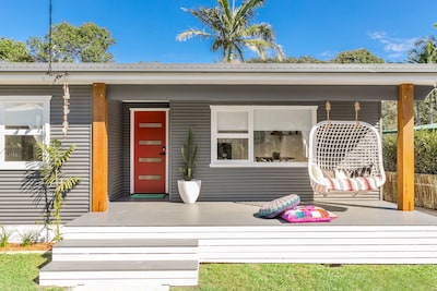 ABASEA a gorgeous, beautifully modernised original Byron Bay 1950’s home.
