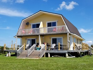 Sandcastles Beach House with Meadowside on the right and Duneside on the left.