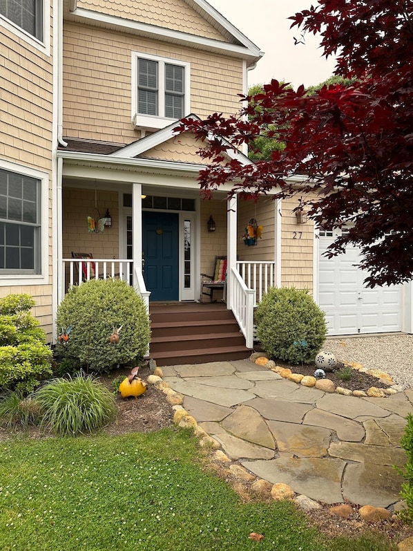 Front Walkway View 1