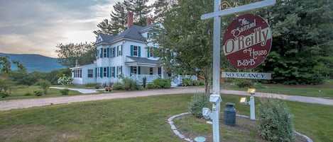 Samuel O'Reilly House Sign and Front of Inn