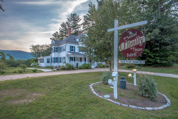 Samuel O'Reilly House Sign and Front of Inn