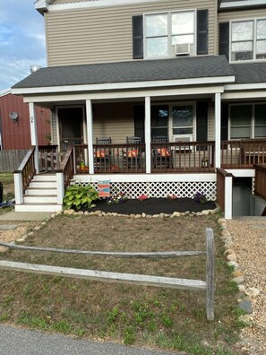 Front yard/entrance way