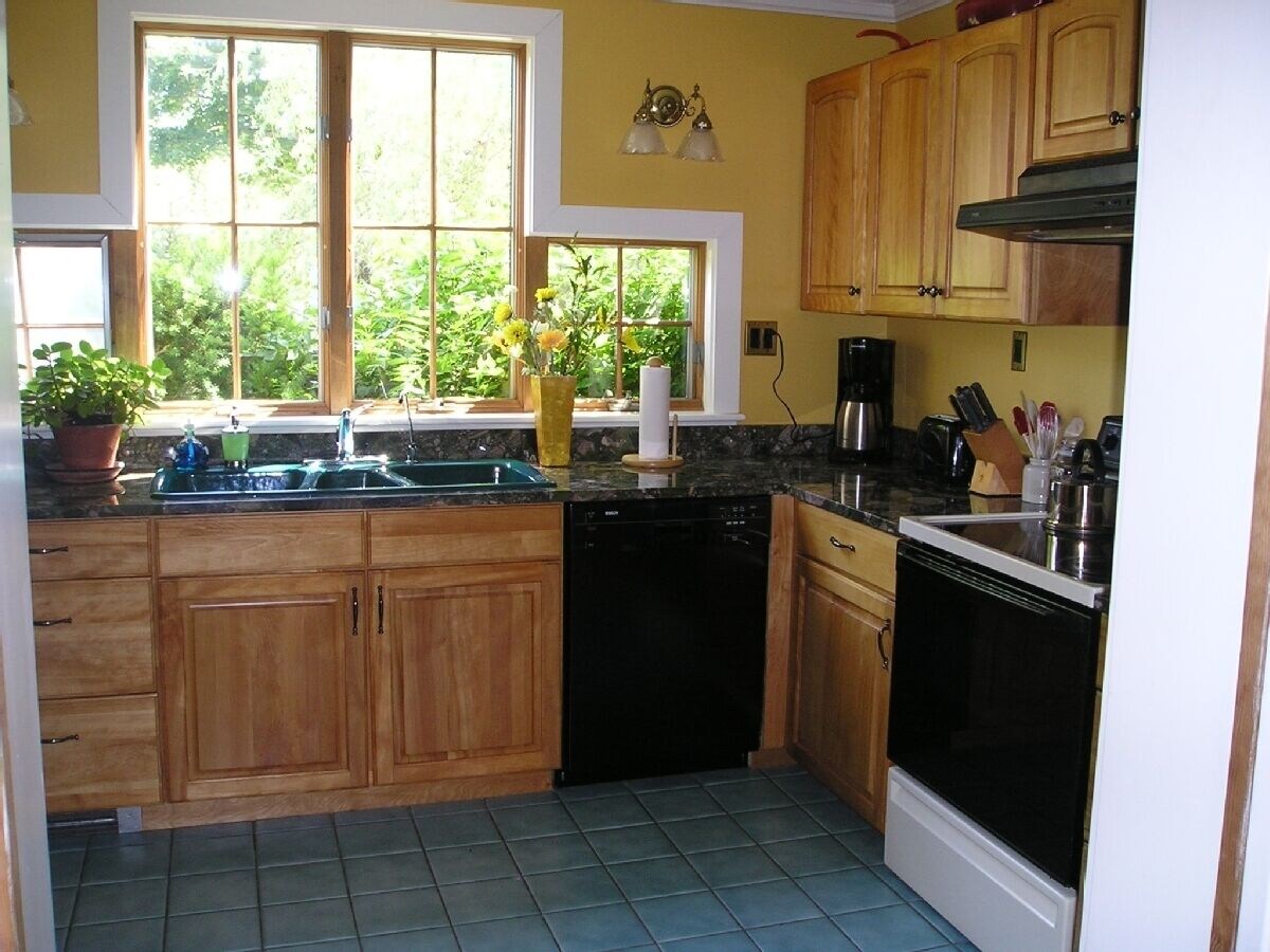 Northeast Harbor, Mount Desert- village-walk to golf, tennis, trails and marina