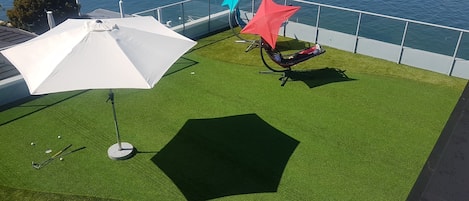 Rooftop mini golf
