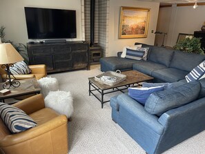 1850 sq. ft. pf living space.  