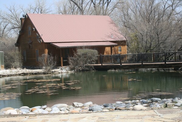 The front yard view as you drive up to Carter's Cabin.