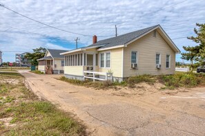 Exterior 212 with 211 Neighbor