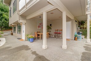 Laundry room near the patio