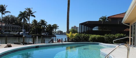 Bay View w/Very Large Pool.  (38 ft. x 16 ft at the widest points)