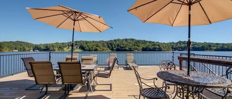 Ahhhh...nothing like spending time on the lake, from the top of the deck.