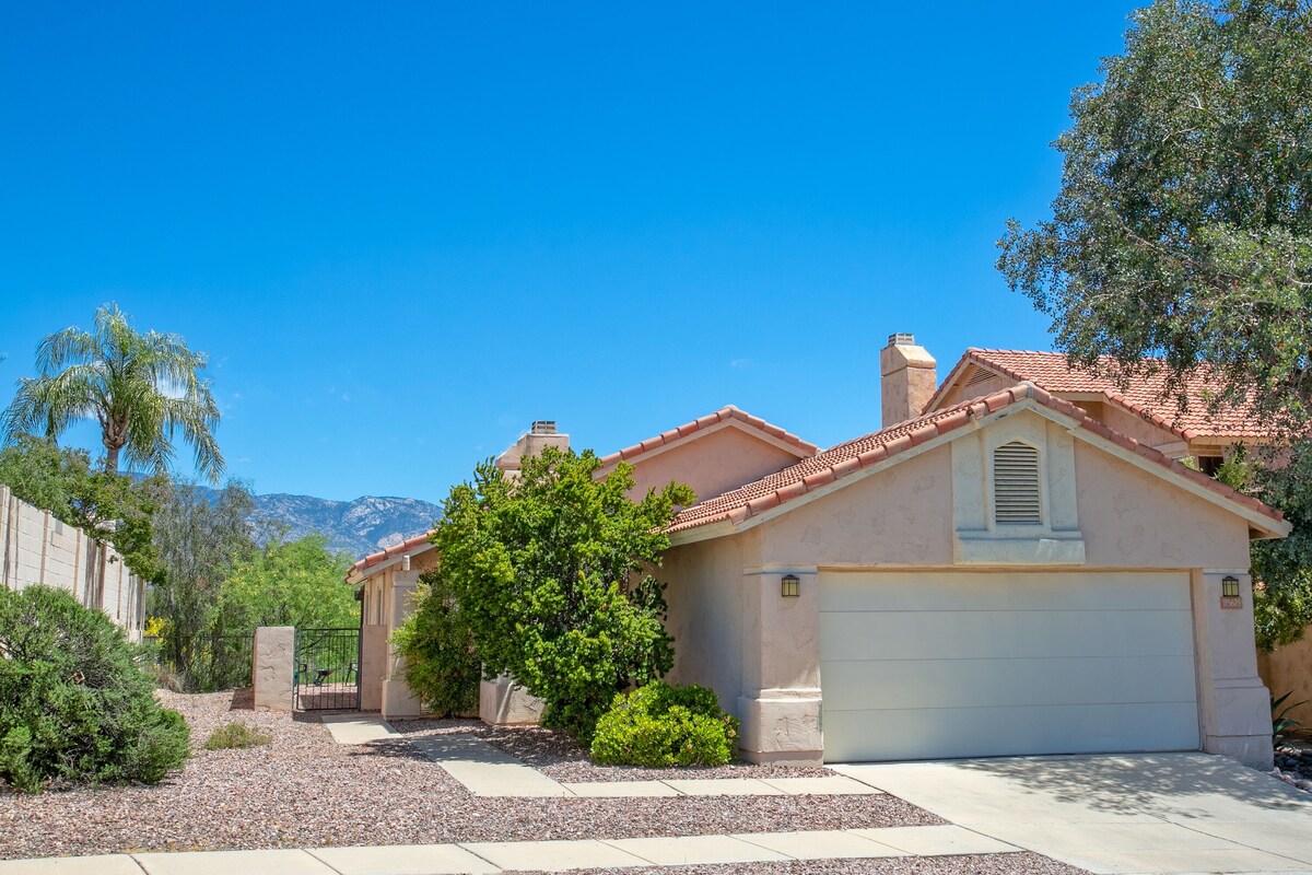 Spectacular Views Of Catalina Mtns, Home Away From Home in Oro Valley