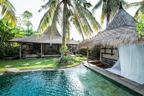 Luxury Villa with Pool at Gili Trawangan