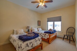 Second bedroom with own ensuite bathroom