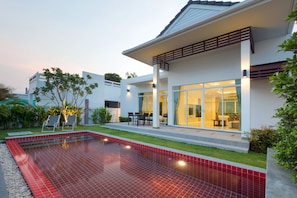 Gigantic Private Pool Villa (P38)