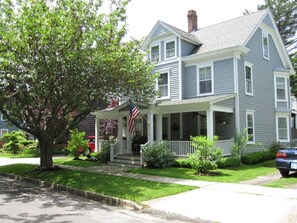 Front of the house 